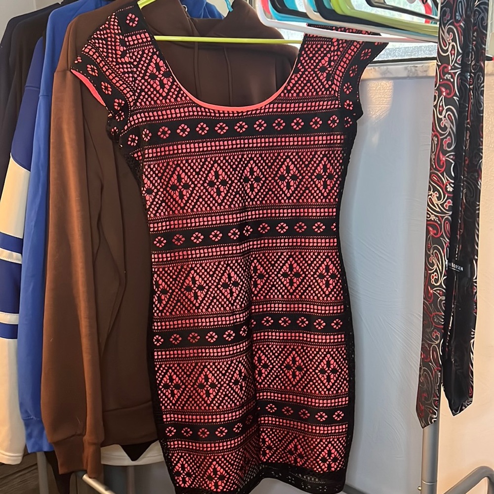 Y2K Black and Hot Pink zip-up dress